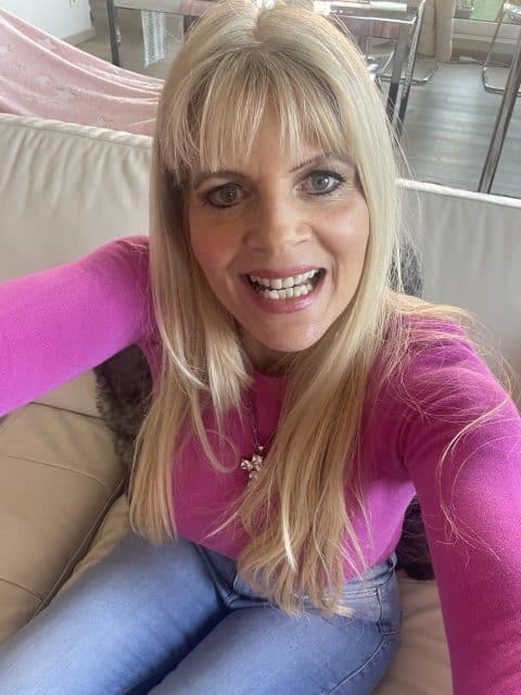 Kim  Holland 