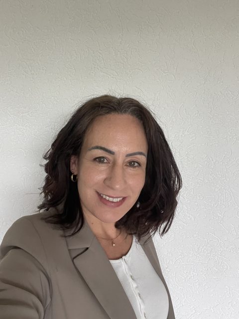 Jennifer De Lange
